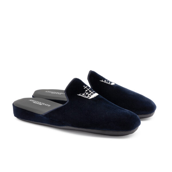 INDOOR MONARCH SLIPPER